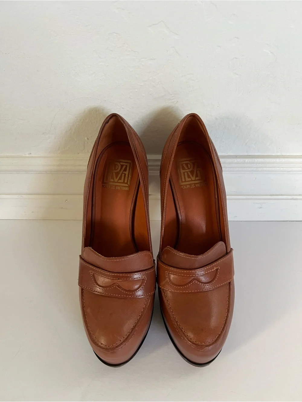 Pour La Victoire Platform Brown Leather Penny Loafer Pumps Size 7.5